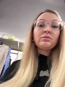 Teya moon  online show from January 21, 2025, 10:08 am