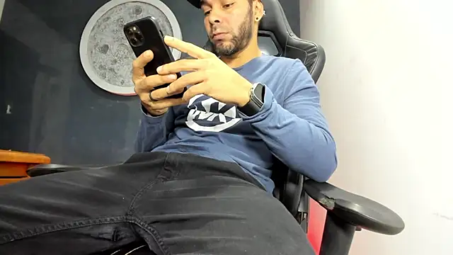 Bryan Bronx online show from March 8, 2025, 11:18 pm