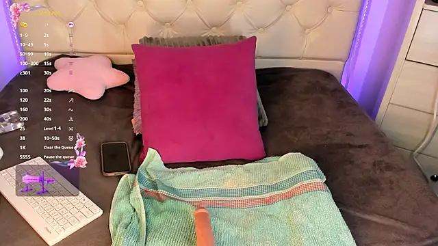 Chanttall  online show from March 11, 2025, 7:57 am