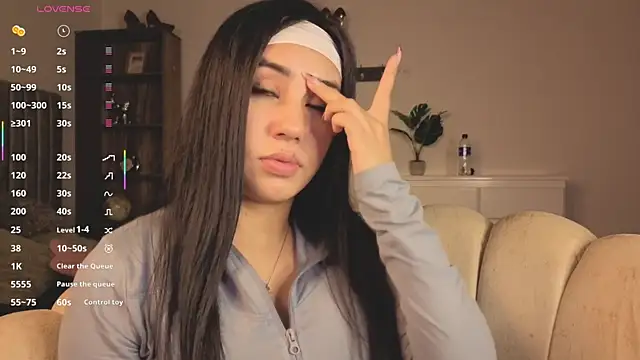 Chanttall  online show from September 26, 2025, 3:24 am