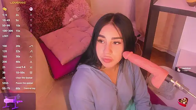 Chanttall  online show from February 19, 2025, 4:44 am