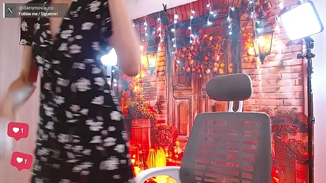 DanyNova Co online show from November 5, 2025, 9:07 pm