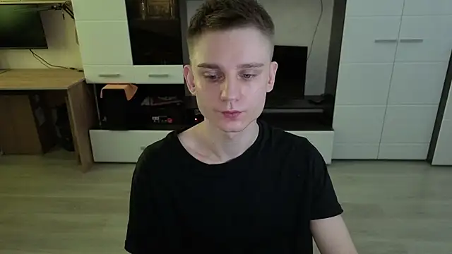 angryzan online show from April 15, 2026, 5:46 am