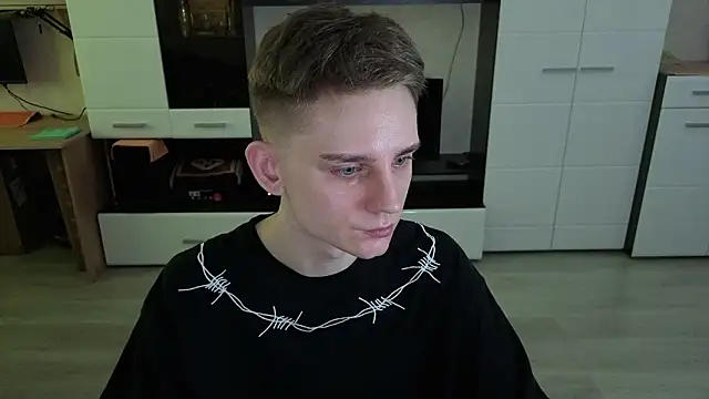 Snapshot of angryzan chatting on February 18, 2026, 6:44 am angryzan online show from February 18, 2026, 6:44 am