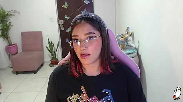 Snapshot of littleangel1_m chatting on February 21, 2025, 11:21 pm littleangel1 m online show from February 21, 2025, 11:21 pm