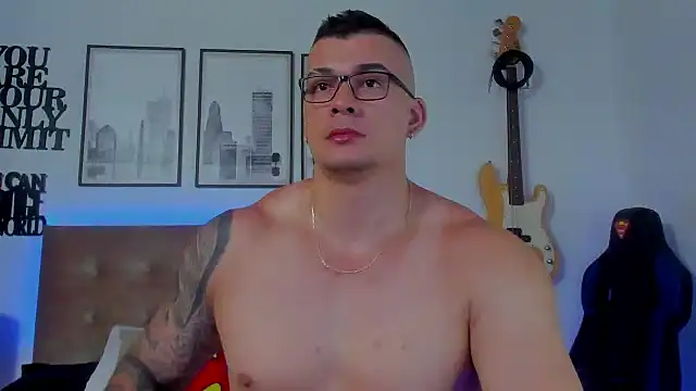 seancarreraa online show from September 18, 2025, 3:09 am