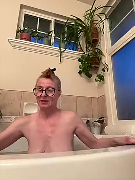 Venus22cumin online show from April 29, 2026, 3:43 am
