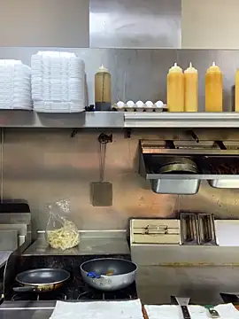 hailzeffn online show from September 15, 2025, 10:21 pm