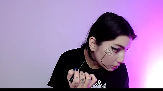 sophy rock online show from November 28, 2025, 5:46 pm