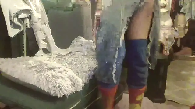 whitetrashdirtyslut online show from December 13, 2025, 8:26 pm