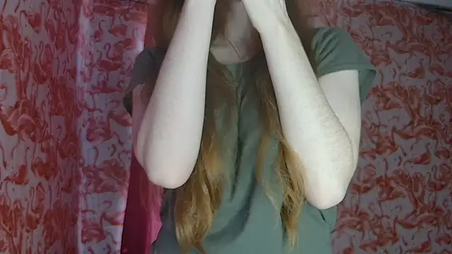 strawberrysmoothie online show from March 31, 2026, 8:00 pm