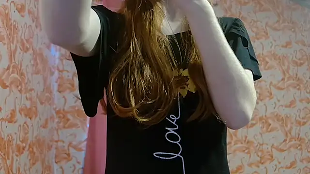 strawberrysmoothie online show from September 18, 2025, 5:38 pm