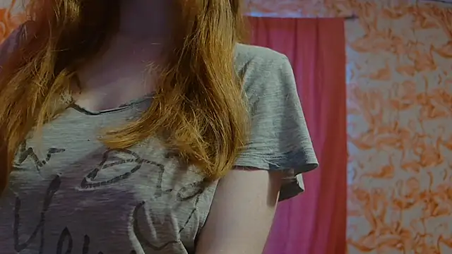 strawberrysmoothie online show from March 19, 2025, 11:03 pm