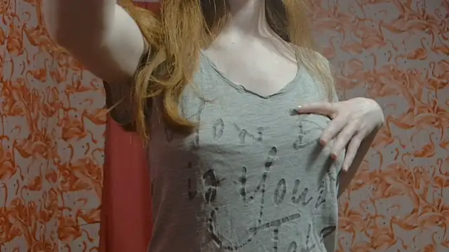 strawberrysmoothie online show from February 11, 2025, 3:18 am