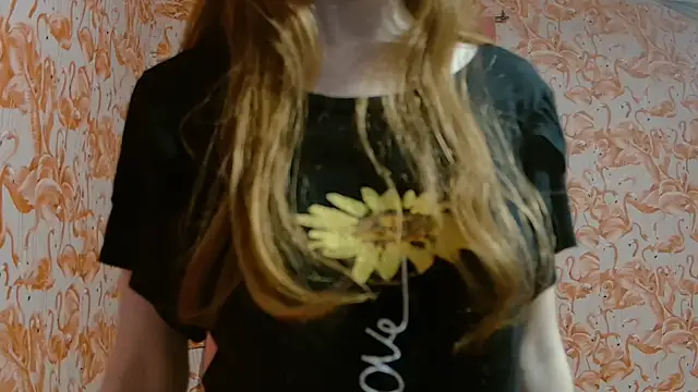 strawberrysmoothie online show from September 18, 2025, 2:36 am