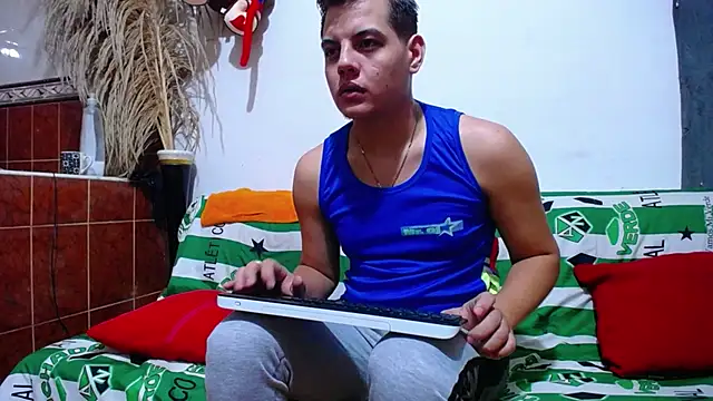 Leon hot X online show from March 13, 2025, 11:51 am