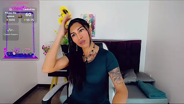 khiara moretti online show from March 22, 2025, 11:42 am