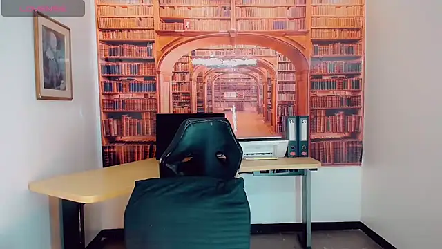 Snapshot of khiara_moretti chatting on March 15, 2025, 7:38 pm khiara moretti online show from March 15, 2025, 7:38 pm