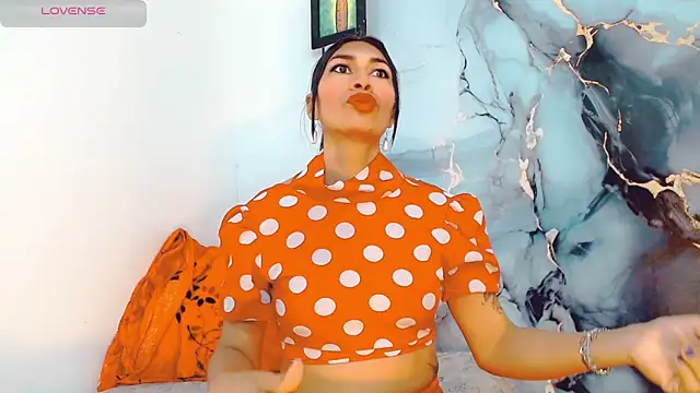 khiara moretti online show from November 12, 2025, 11:25 am