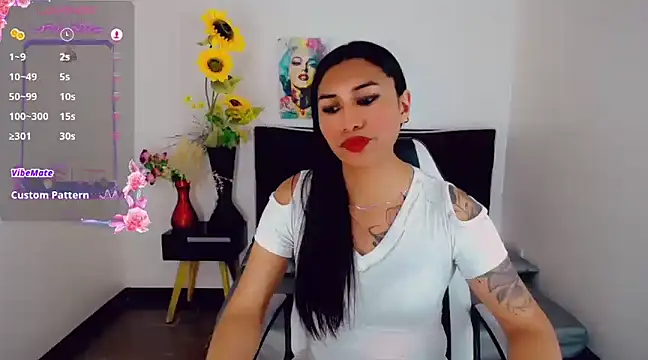 khiara moretti online show from March 18, 2025, 2:50 pm