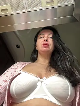 space stacy online show from October 18, 2025, 5:42 am