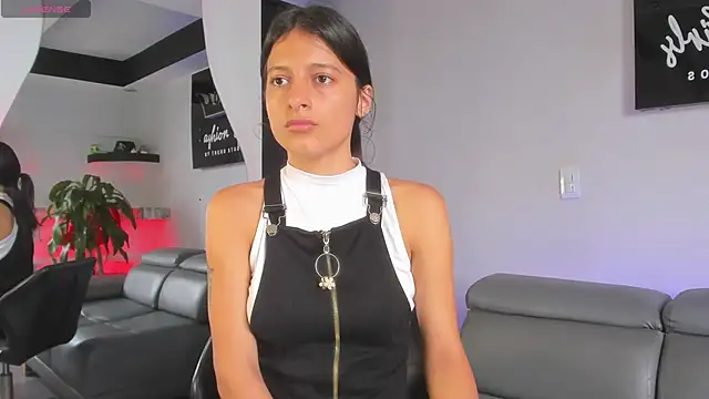 Agathaargent  online show from March 2, 2025, 4:14 pm