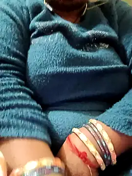 Snapshot of Shoni__ chatting on December 17, 2025, 2:11 pm Shoni online show from December 17, 2025, 2:11 pm