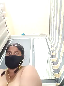 Snapshot of Shoni__ chatting on December 22, 2025, 4:18 pm Shoni online show from December 22, 2025, 4:18 pm