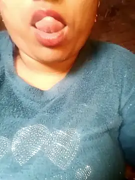 Snapshot of Shoni__ chatting on January 6, 2026, 10:52 am Shoni online show from January 6, 2026, 10:52 am