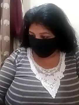 Snapshot of Shoni__ chatting on December 8, 2024, 6:17 pm Shoni online show from December 8, 2024, 6:17 pm