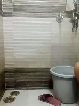 Snapshot of Shoni__ chatting on December 4, 2024, 7:44 am Shoni online show from December 4, 2024, 7:44 am