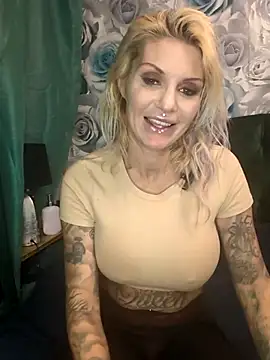 Ninasweden online show from December 17, 2025, 9:09 pm