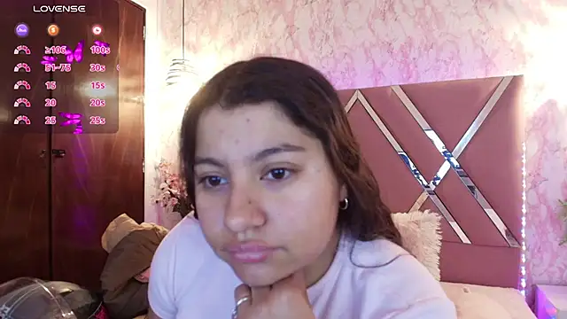 Miaa Smiith1 online show from March 7, 2025, 12:12 pm