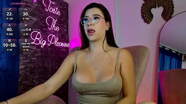 Skarlet219 online show from February 11, 2026, 9:03 pm