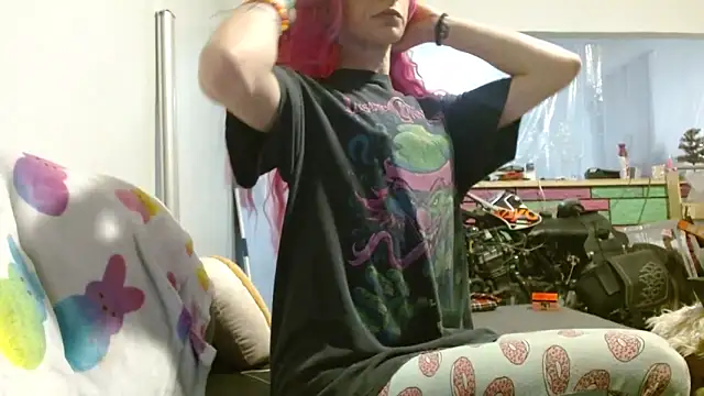 watermellonpussy online show from April 26, 2026, 8:11 am