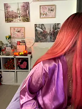 EvelynFrances online show from October 3, 2025, 8:27 am