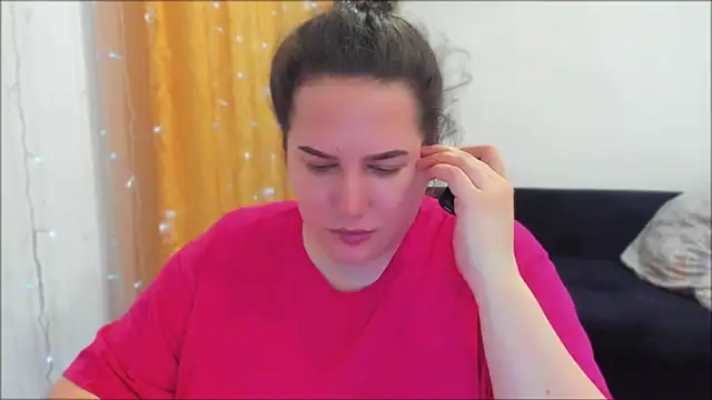  madalexa  online show from April 9, 2026, 8:37 pm