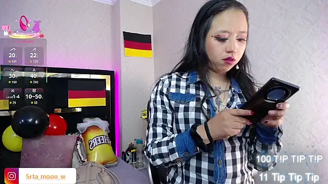 Snapshot of Moon_Water__ chatting on September 25, 2025, 11:38 am Moon Water online show from September 25, 2025, 11:38 am