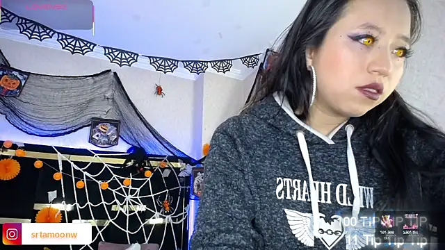 Snapshot of Moon_Water__ chatting on October 16, 2025, 12:57 pm Moon Water online show from October 16, 2025, 12:57 pm