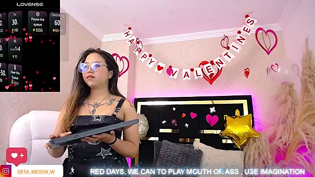 Snapshot of Moon_Water__ chatting on March 8, 2025, 12:09 pm Moon Water online show from March 8, 2025, 12:09 pm