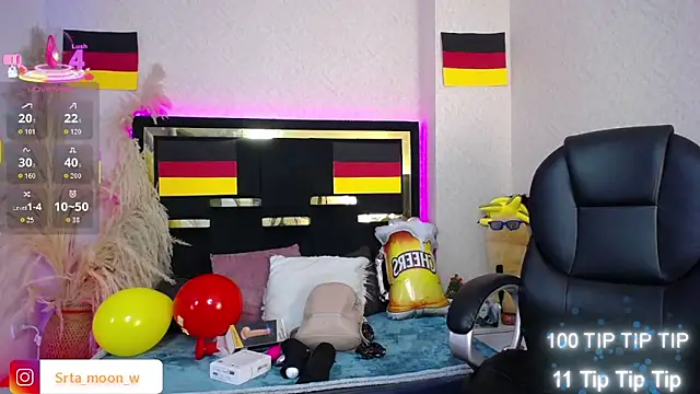 Snapshot of Moon_Water__ chatting on September 22, 2025, 11:38 am Moon Water online show from September 22, 2025, 11:38 am