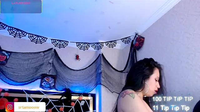 Snapshot of Moon_Water__ chatting on October 23, 2025, 12:04 pm Moon Water online show from October 23, 2025, 12:04 pm