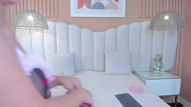 Snapshot of Sara_Vanegas chatting on March 31, 2026, 11:12 am Sara Vanegas online show from March 31, 2026, 11:12 am