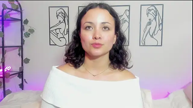 Megan Rodrigo online show from March 19, 2025, 10:31 pm