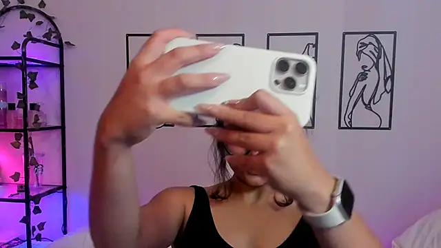 Megan Rodrigo online show from September 9, 2025, 4:49 pm