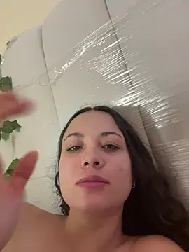 Megan Rodrigo online show from March 25, 2026, 12:37 pm