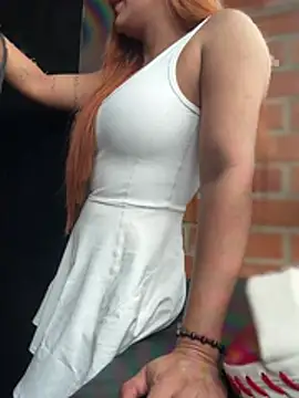 Amber Martins  online show from April 5, 2026, 5:52 pm