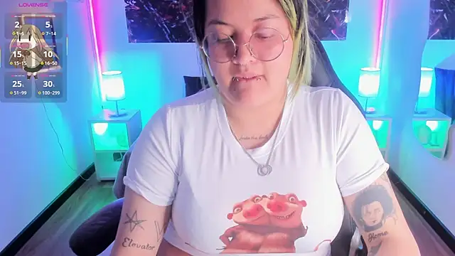 lucky-leah online show from December 18, 2025, 3:22 am