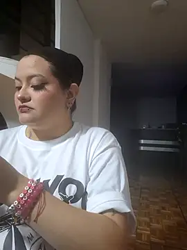 lucky-leah online show from September 21, 2025, 4:28 am