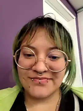 lucky-leah online show from September 19, 2025, 3:54 am